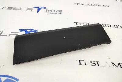 Пластик салона Tesla Model 3 2023