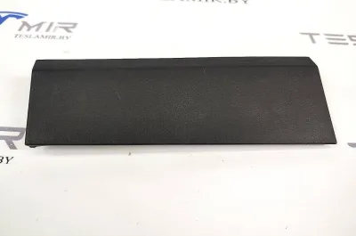 Пластик салона Tesla Model 3 2023