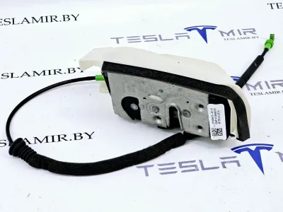 Замок двери передней левой Tesla Model 3 2023