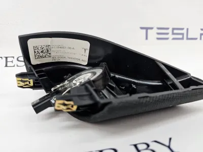 Сетка на динамик двери передней левой Tesla Model 3 2023 — фото 4