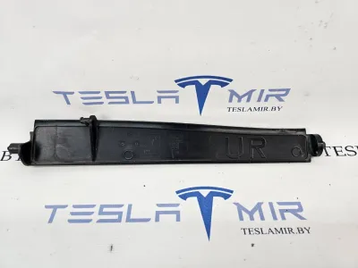 Заслонка корпуса центрального люверса правая Tesla Model 3 2020 — фото 2