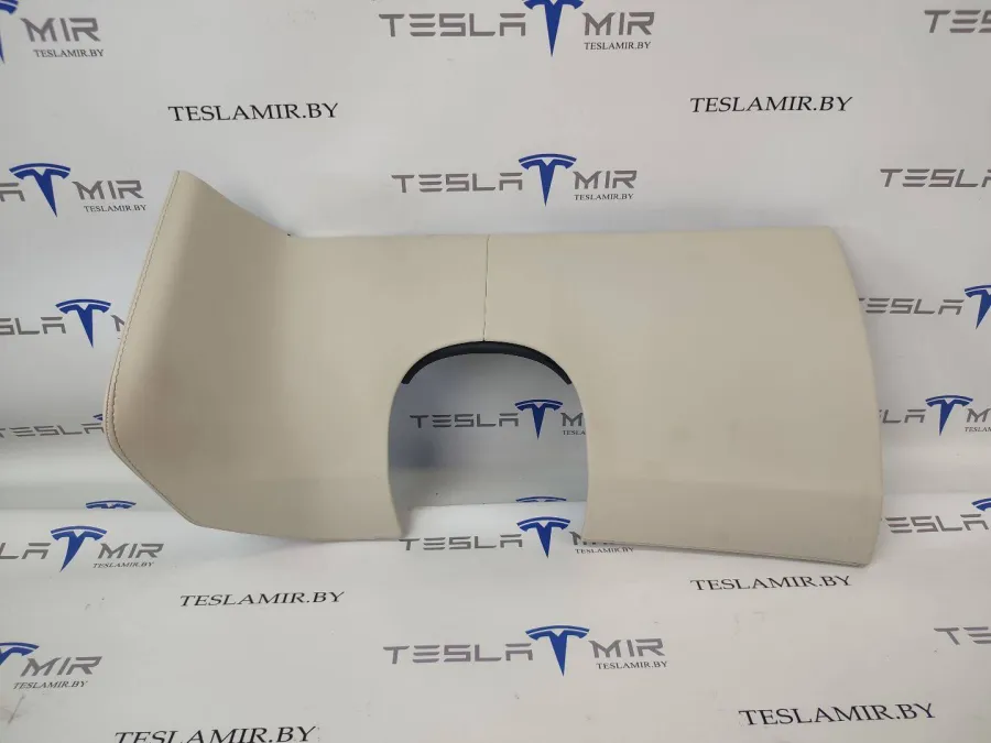 Накладка декоративная под руль (кожух защита) Tesla Model S 2018 — фото 1