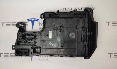 Блок управления BCM (бортовой сети) (Body Control Module) Боди левый Tesla Model 3 2021