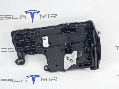 Блок управления BCM (бортовой сети) (Body Control Module) Боди правый Tesla Model 3 2023