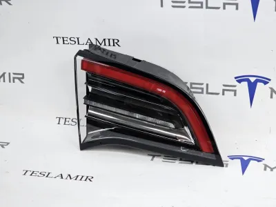 Фонарь крышки багажника левый Tesla Model 3 2023