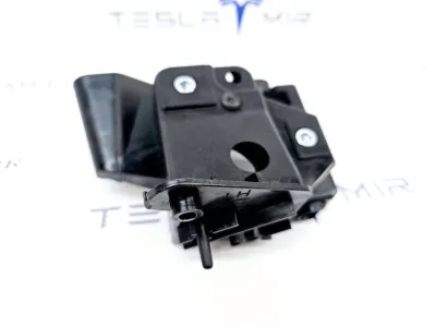 Кронштейн радара Tesla Model S 2018 — фото 2