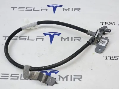 Шланг тормозной передний левый Tesla Model Y 2024