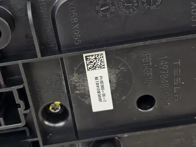 Блок управления BCM (бортовой сети) (Body Control Module) Боди правый Tesla Model Y 2024 — фото 2