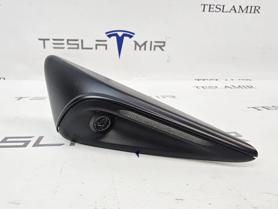 Повторитель поворота (камера крыла АП2.0/2.5/3.0/4.0) левый Tesla Model Y 2024 — фото 1