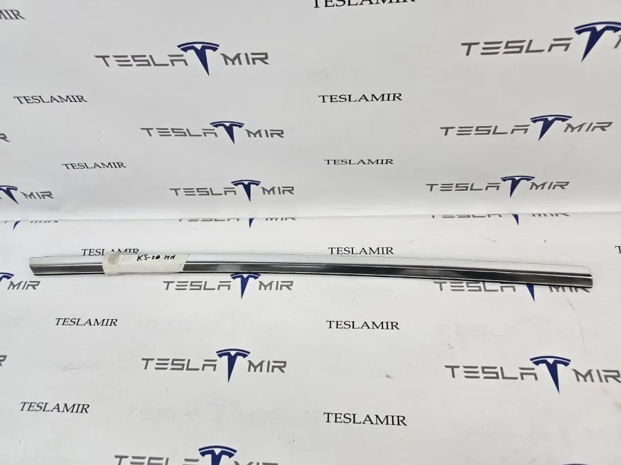 Молдинг двери (хром) передний правый Tesla Model 3 2019 — фото 1