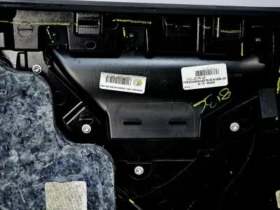 Обшивка двери передней правой Tesla Model S 2017 — фото 5