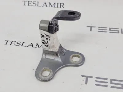 Петля двери передней правой Tesla Model Y 2025