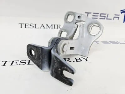 Петля двери передней верхняя левая Tesla Model 3 2023