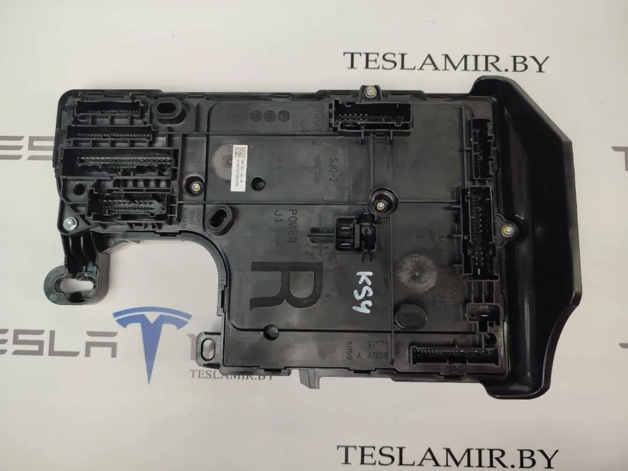 Блок управления BCM (бортовой сети) (Body Control Module) Боди правый Tesla Model 3 2021 — фото 1