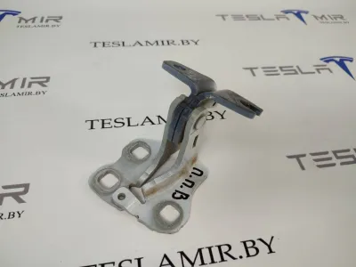 Петля двери передней верхняя правая Tesla Model 3 2021