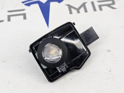 Фонарь салона (плафон) задний правый верхний Tesla Model S 2022