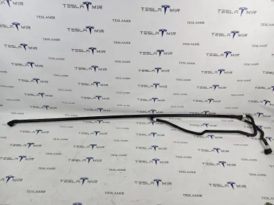 Патрубок системы охлаждения пластиковый Tesla Model 3 2020