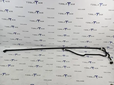 Патрубок системы охлаждения пластиковый Tesla Model 3 2020