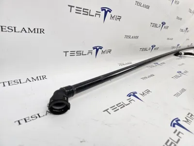 Патрубок системы охлаждения пластиковый Tesla Model 3 2020 — фото 2