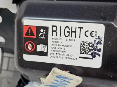Подушка безопасности коленная пассажира Tesla Model 3 2023 — фото 3