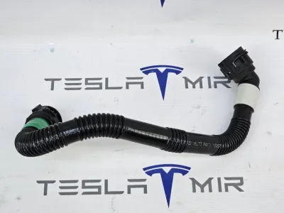 Патрубок системы охлаждения пластиковый Tesla Model S 2022