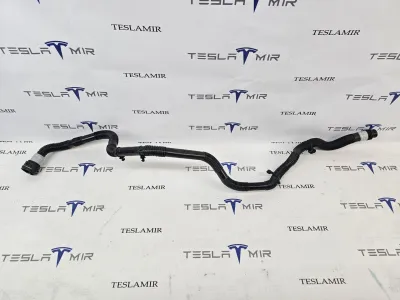 Патрубок системы охлаждения пластиковый передний Tesla Model Y 2025