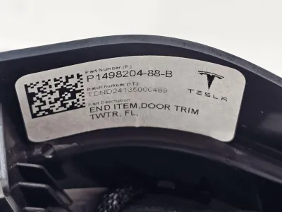 Сетка на динамик двери передней левой Tesla Model Y 2024 — фото 3