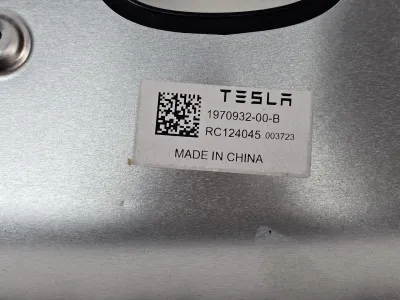 Камера салона + накладка на зеркало Tesla Model Y 2024 — фото 4