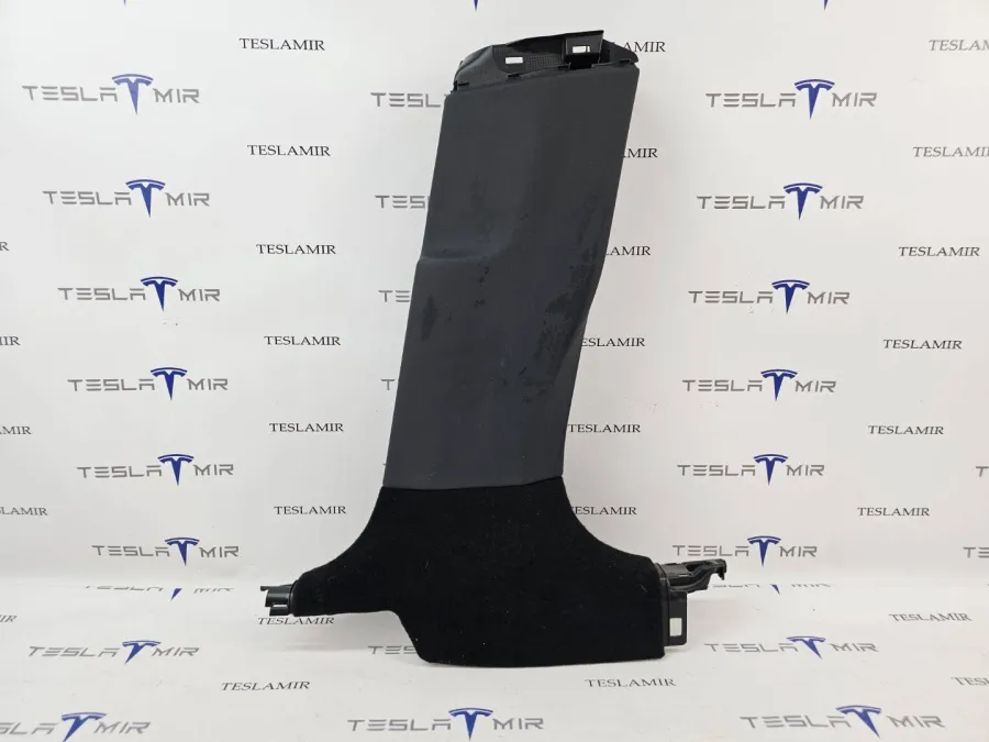 Накладка стойки B внутренняя правая нижняя Tesla Model Y 2022 — фото 1