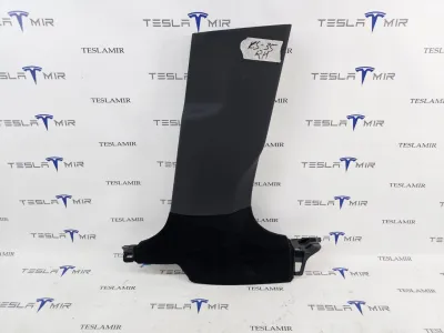 Накладка стойки B внутренняя правая нижняя Tesla Model Y 2025