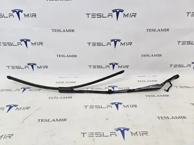 Щеткодержатель (поводок стеклоочистителя, дворник) левый Tesla Model 3 2025