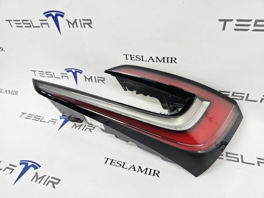 Фонарь задний левый Tesla Model 3 2025 — фото 1