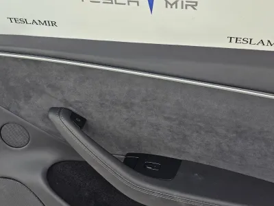 Обшивка двери передней правой Tesla Model 3 2025 — фото 2