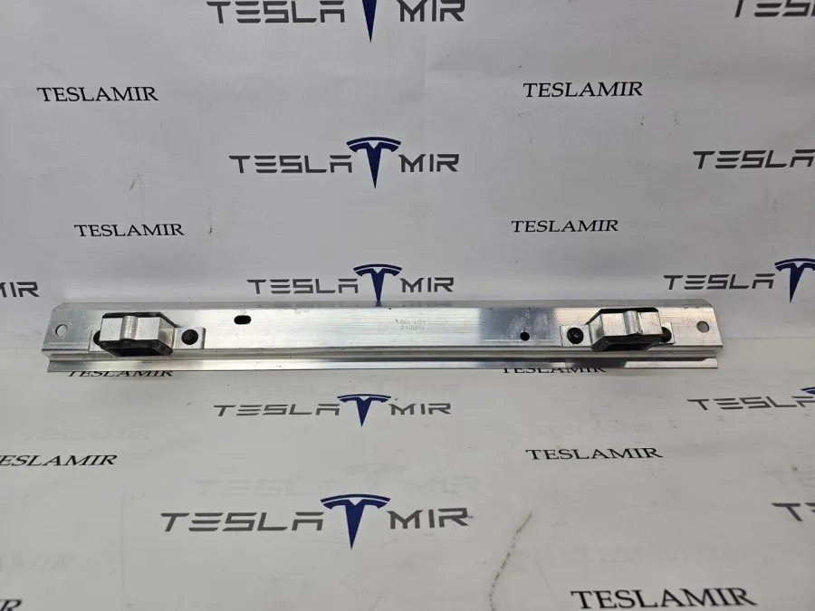 Усилитель бокса подкапотного Tesla Model Y 2025 — фото 1