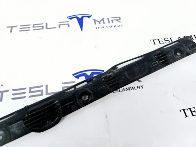Накладка батареи высоковольтной боковая передняя Tesla Model S 2017 — фото 2