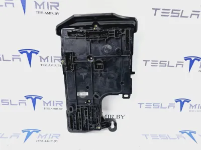 Блок управления BCM (бортовой сети) (Body Control Module) Боди правый Tesla Model 3 2023
