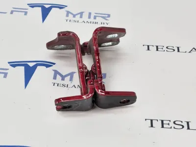 Петля двери передней верхняя левая Tesla Model 3 2022 — фото 2
