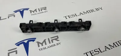 Кронштейн порога задний Tesla Model S 2018