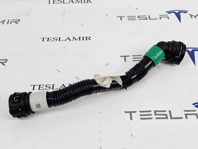 Патрубок системы охлаждения пластиковый Tesla Model S 2022