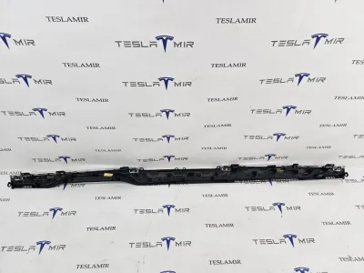 Декоративная накладка центральной консоли Tesla Model S 2022 — фото 4