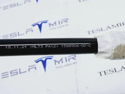 Патрубок системы охлаждения пластиковый Tesla Model S 2022 — фото 3