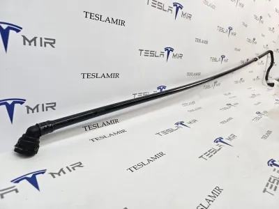 Патрубок системы охлаждения пластиковый Tesla Model 3 2020 — фото 2