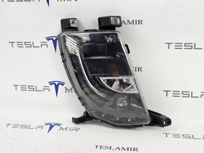 Фара противотуманная (ПТФ) правая Tesla Model S 2018