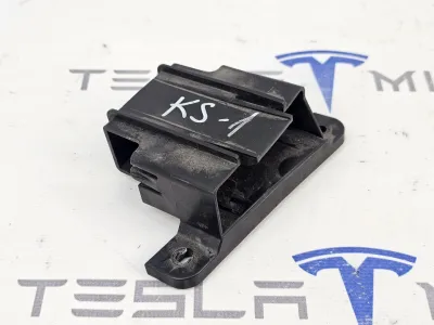 Кронштейн крепления модуля HOMELINK Tesla Model S 2018
