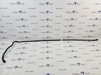 Патрубок системы охлаждения пластиковый Tesla Model Y 2024