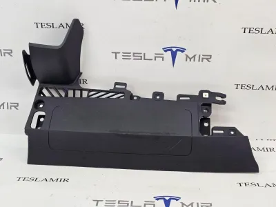 Подушка безопасности коленная водителя Tesla Model Y 2024