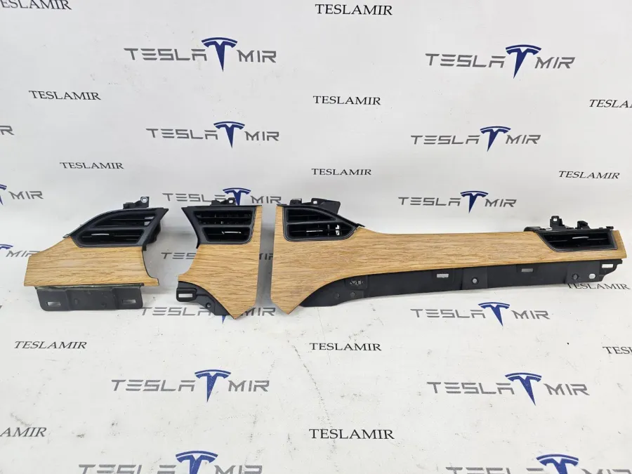 Декоративная накладка центральной консоли Tesla Model S 2018 — фото 1