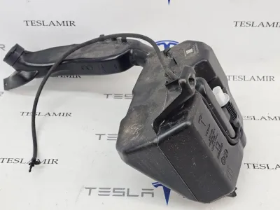 Бачок омывателя Tesla Model Y 2024 — фото 4