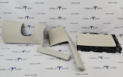 Накладка центральной панели нижняя Tesla Model S 2018