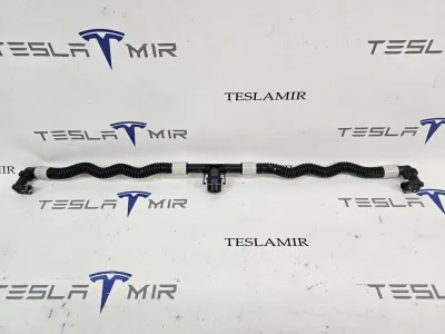 Патрубок системы охлаждения пластиковый Tesla Model 3 2022